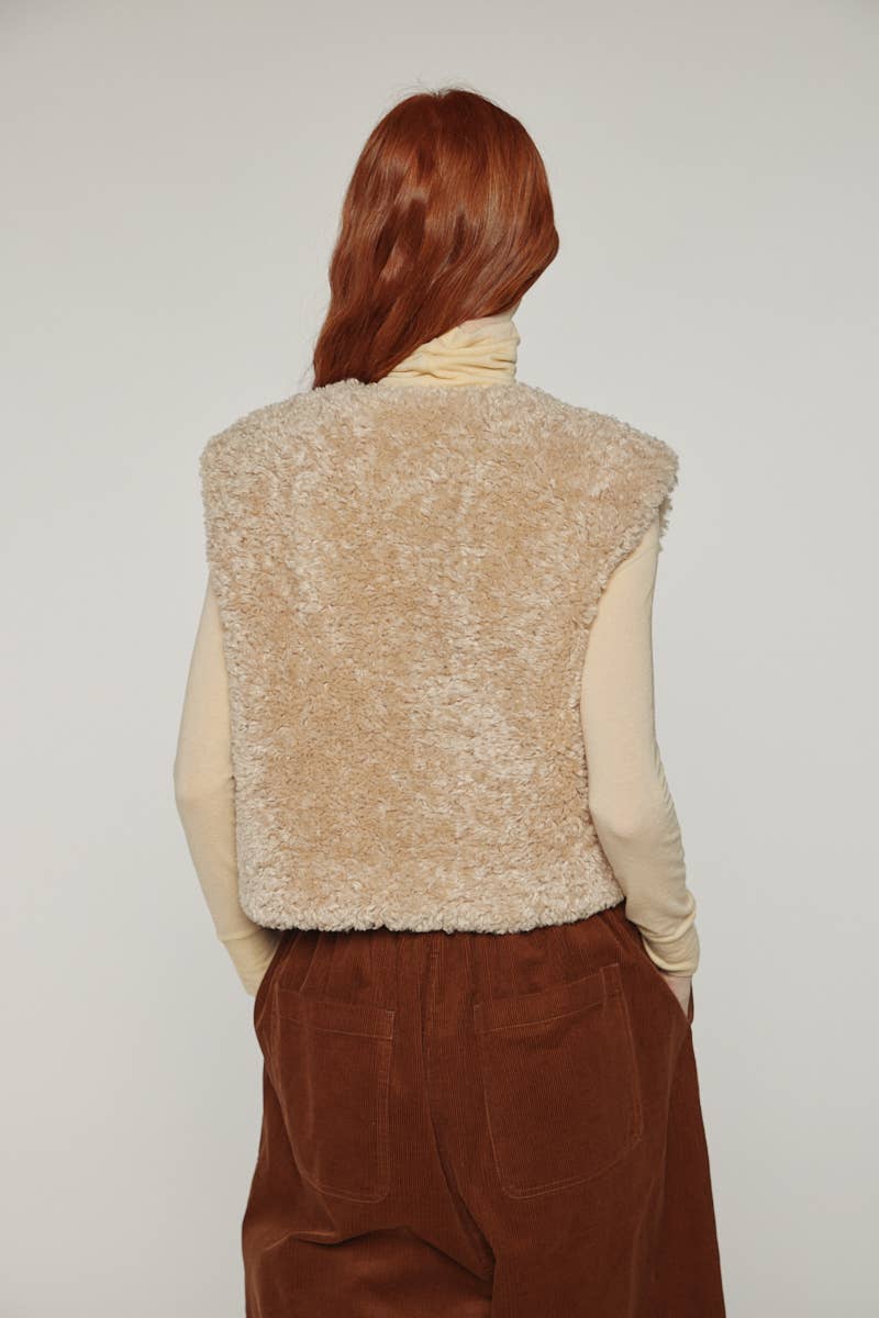 Reversible fur short vest