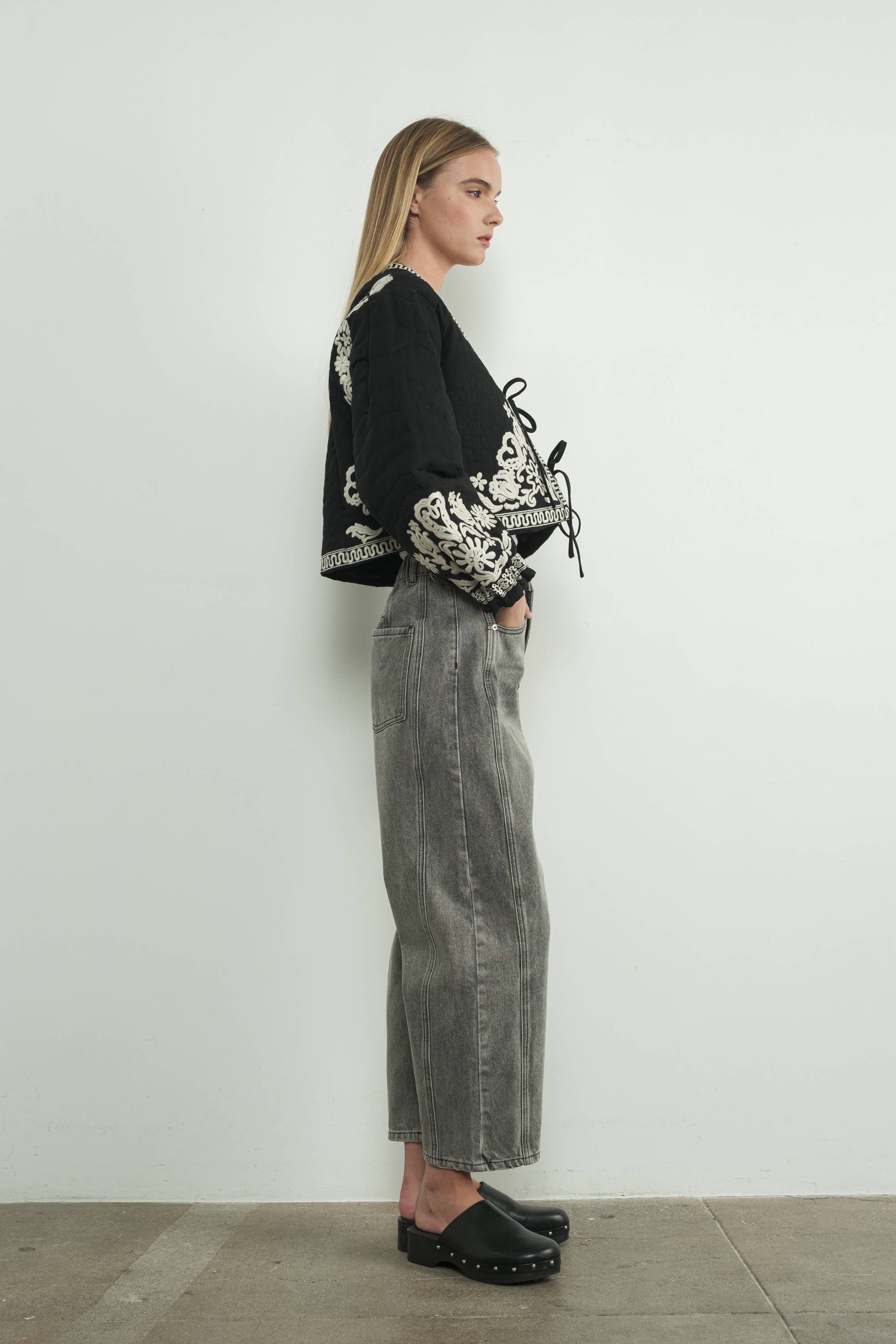 SLOUCHY BARREL JEANS