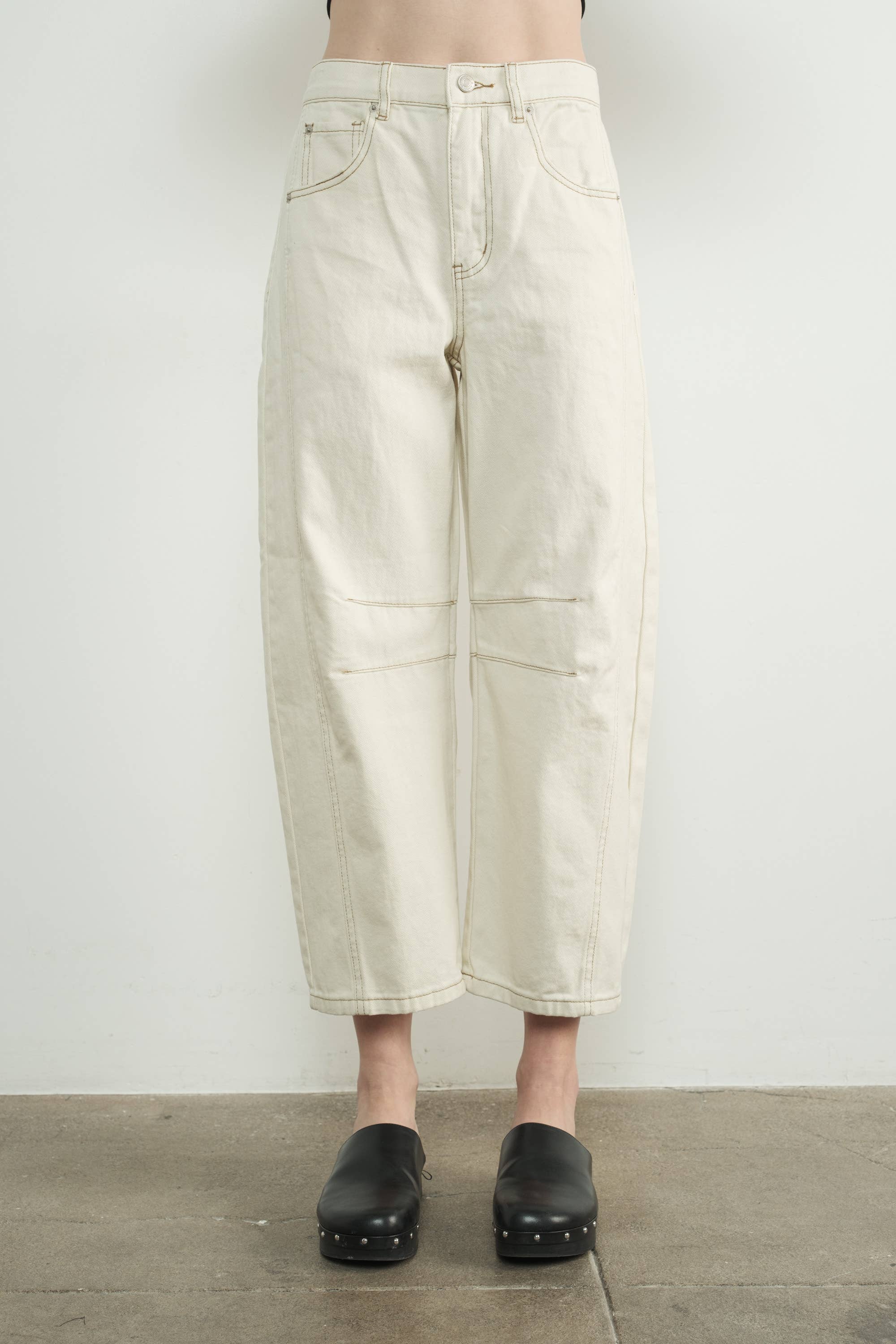 SLOUCHY BARREL JEANS