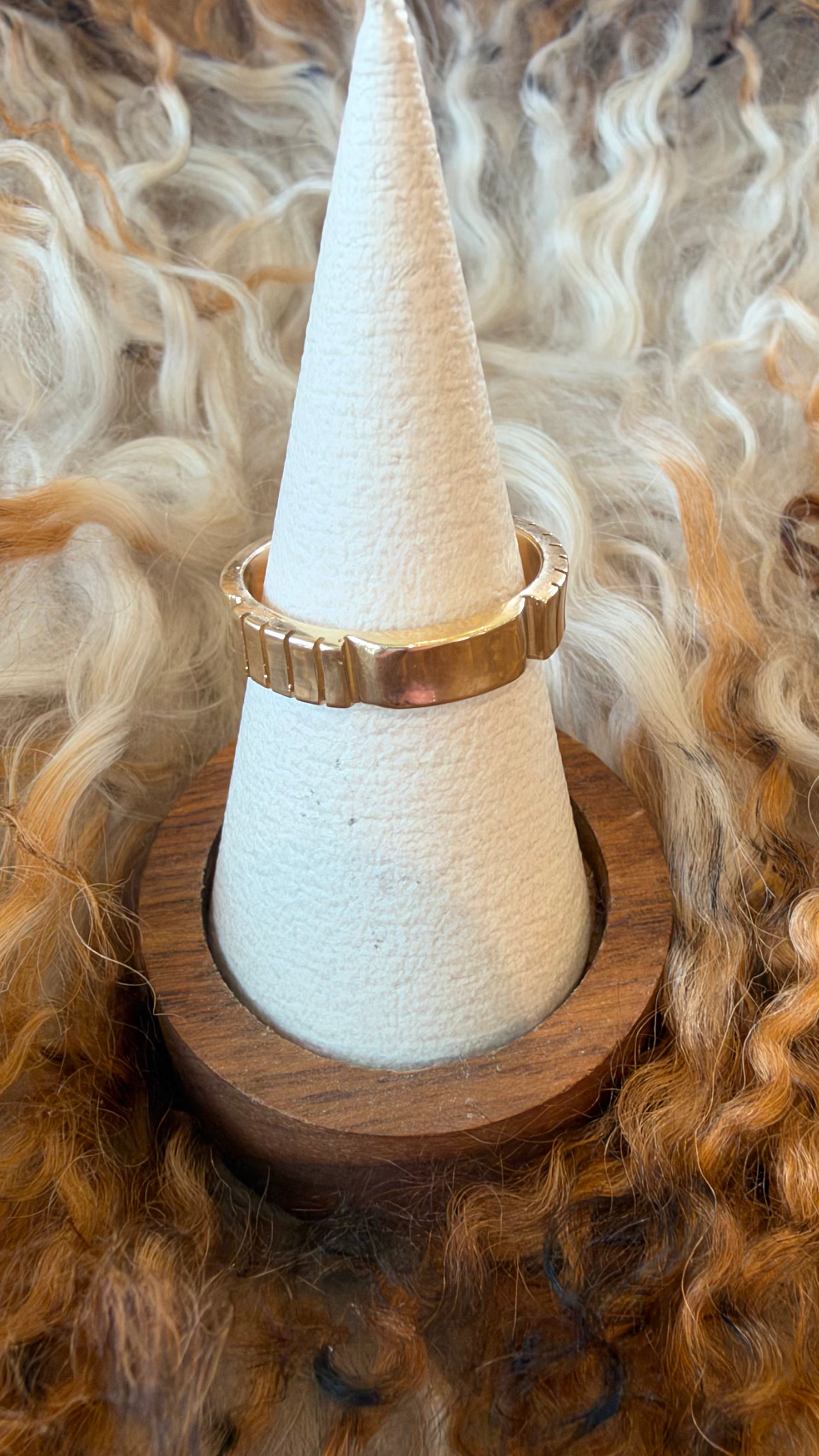 RECTANGLE HELENA RING by Young In The Mountains