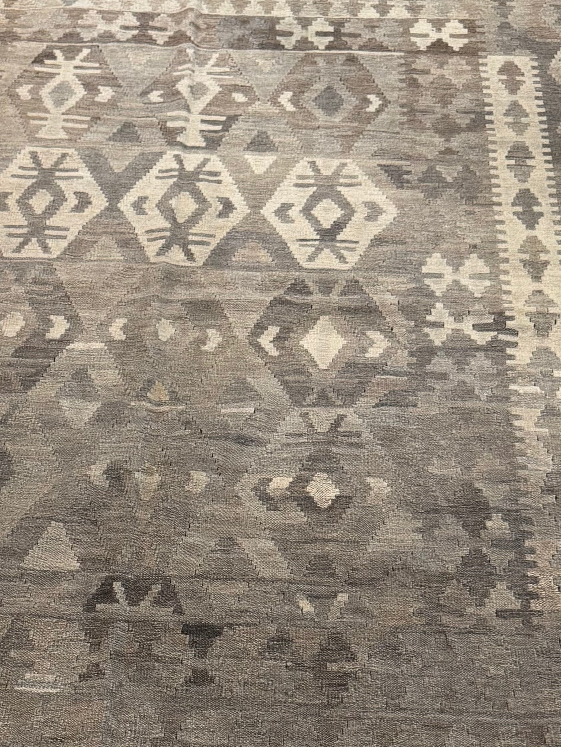 Gradient Grey & Brown Wool Kilim Rug 8'x5.7'