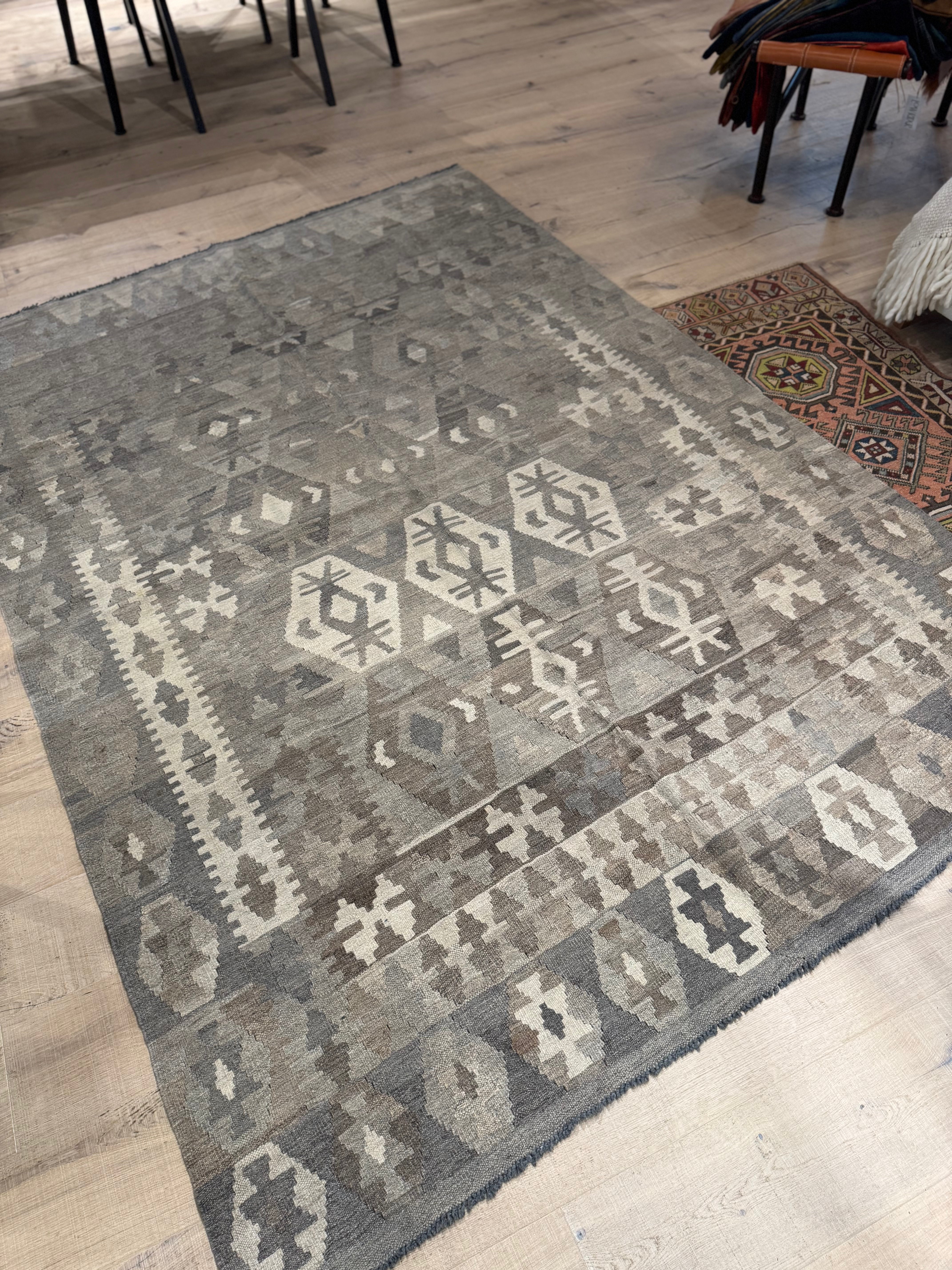 Gradient Grey & Brown Wool Kilim Rug 8'x5.7'
