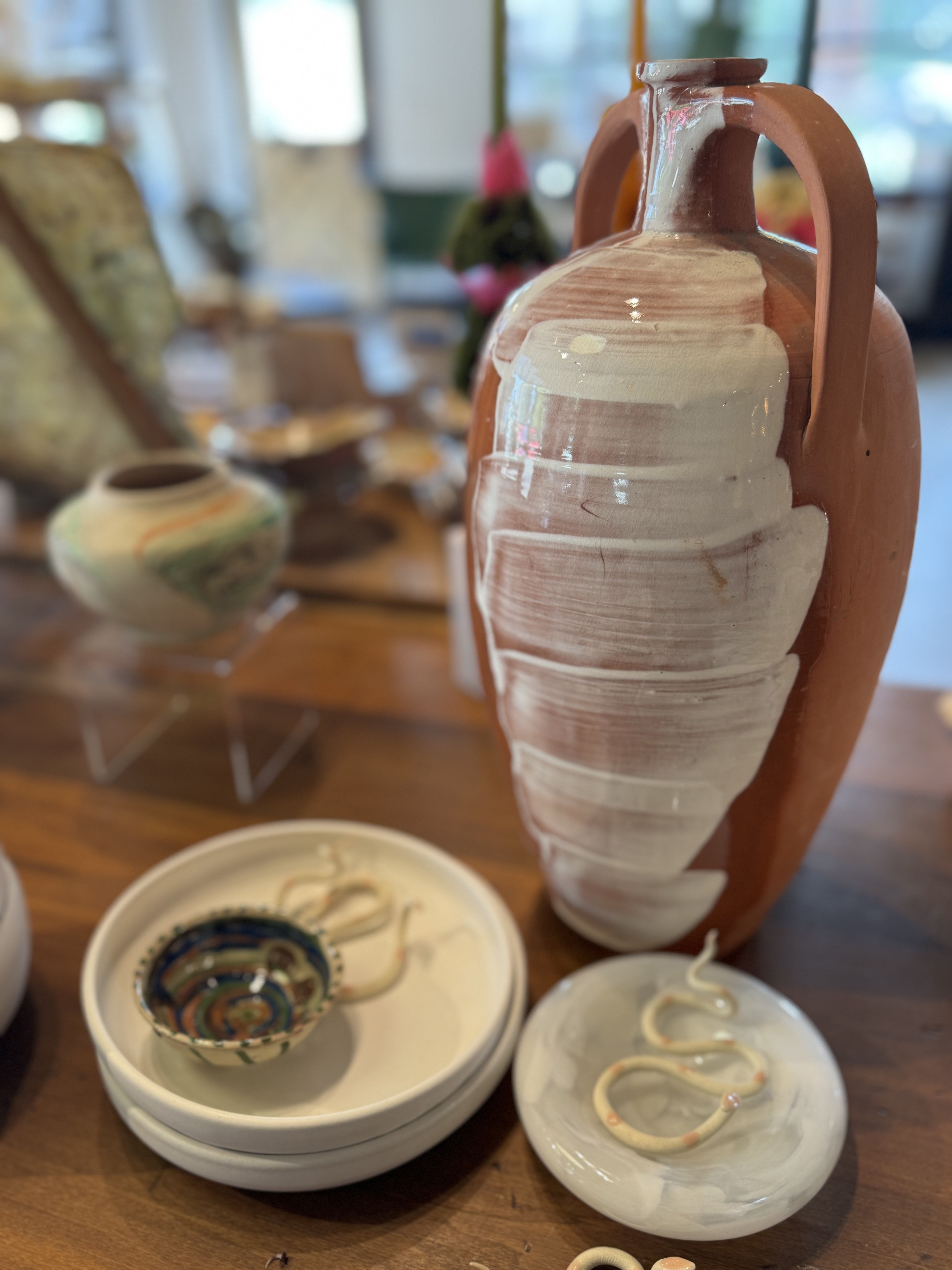 Terracotta Urn w/white glaze design