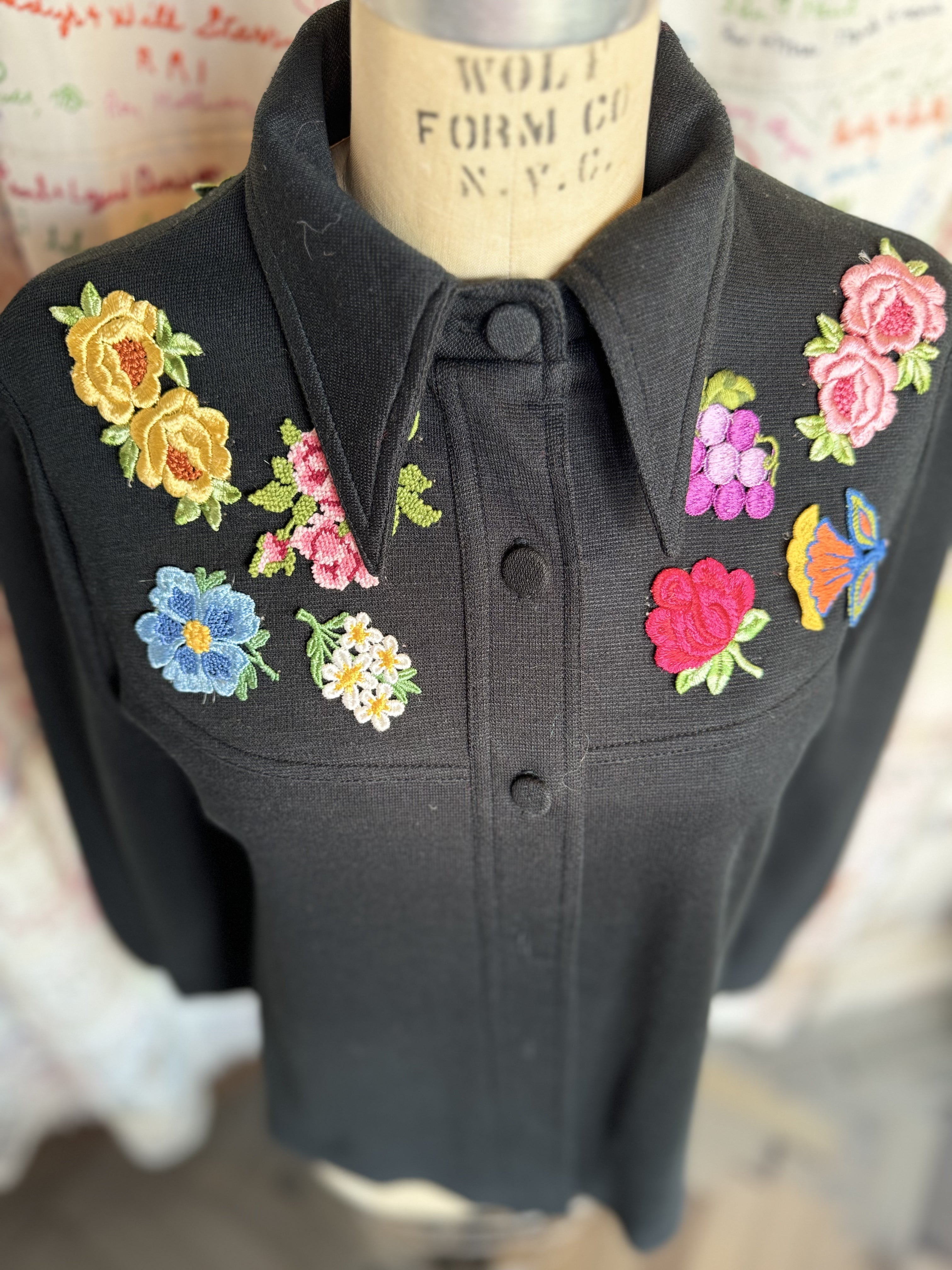 esc. Robbie Bee for Saks Fifth Ave Applique