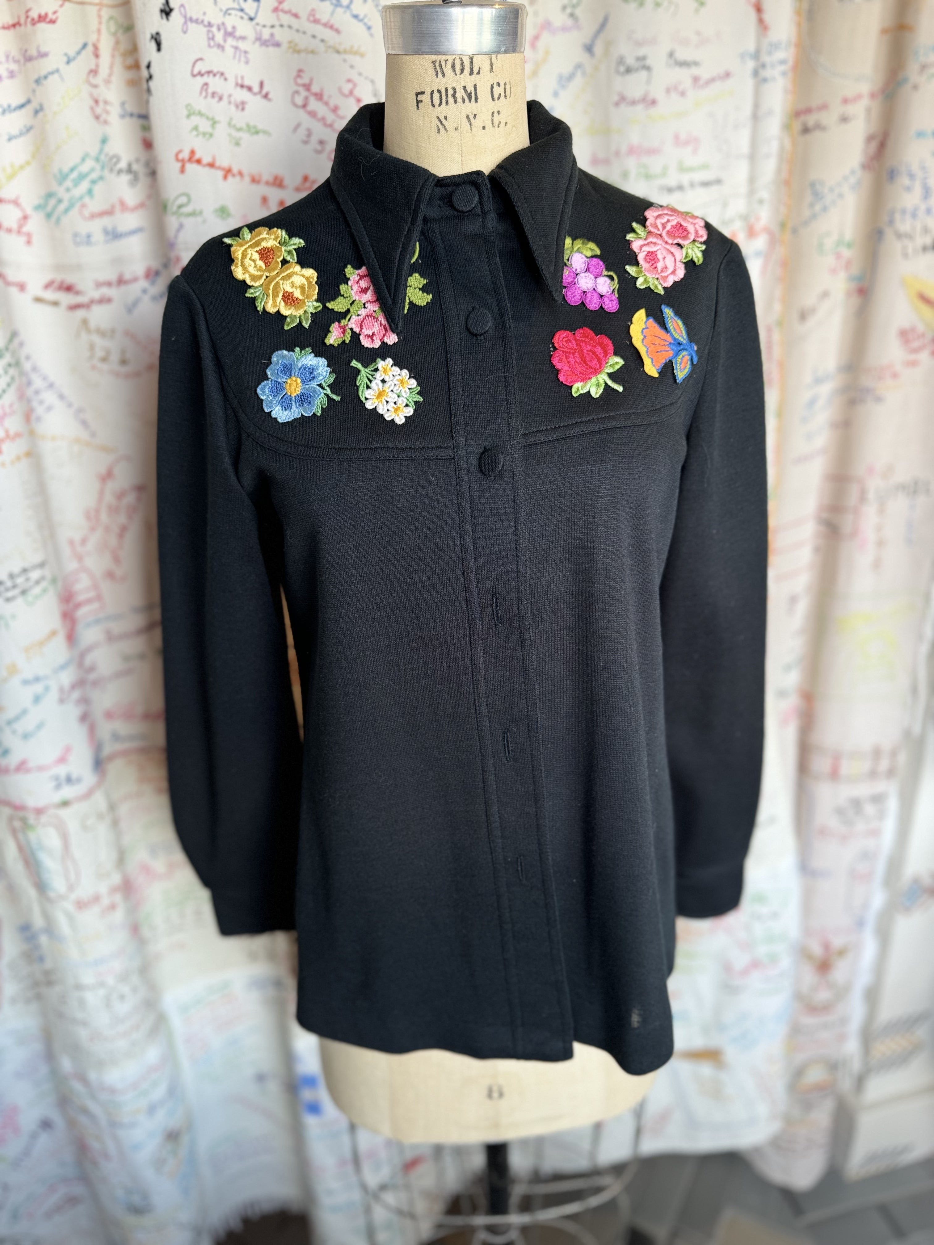 esc. Robbie Bee for Saks Fifth Ave Applique