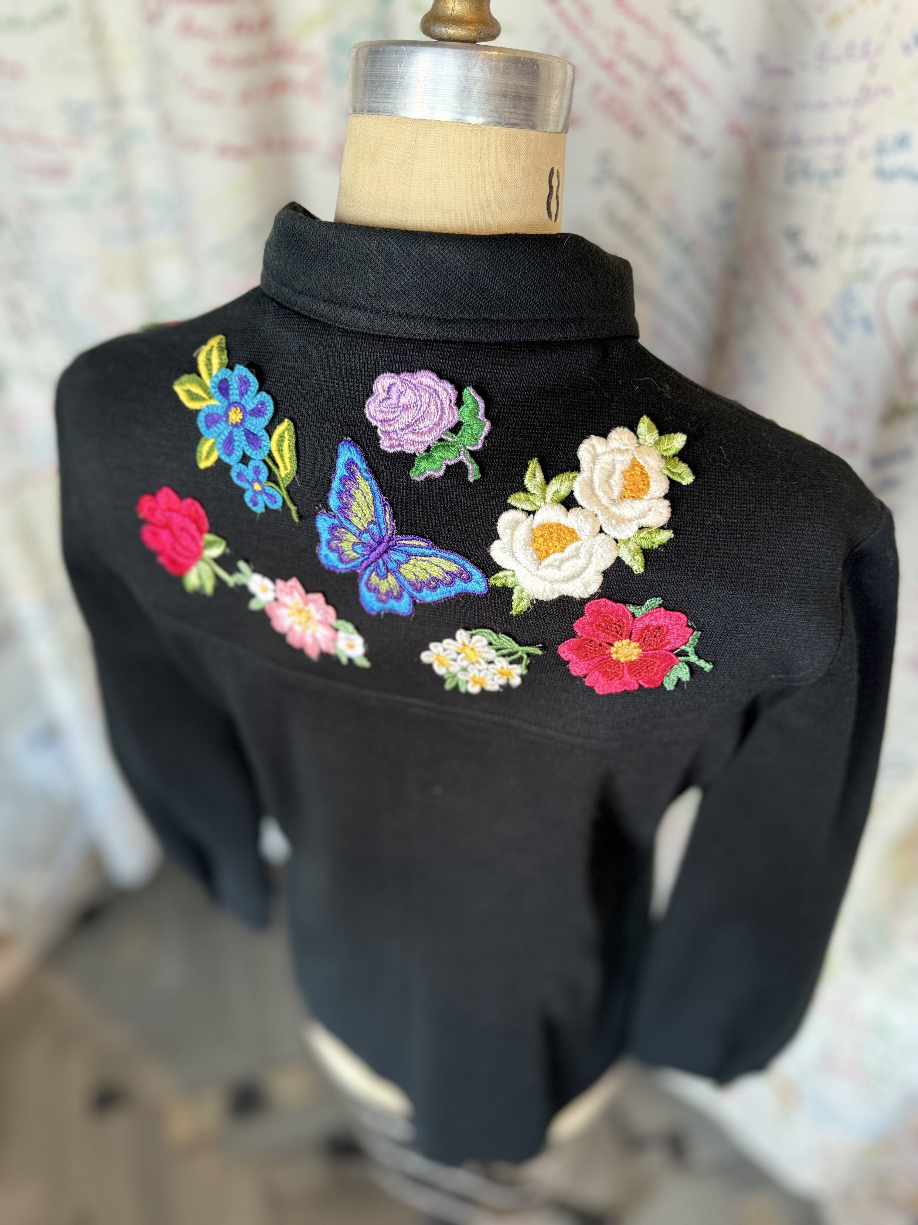 esc. Robbie Bee for Saks Fifth Ave Applique