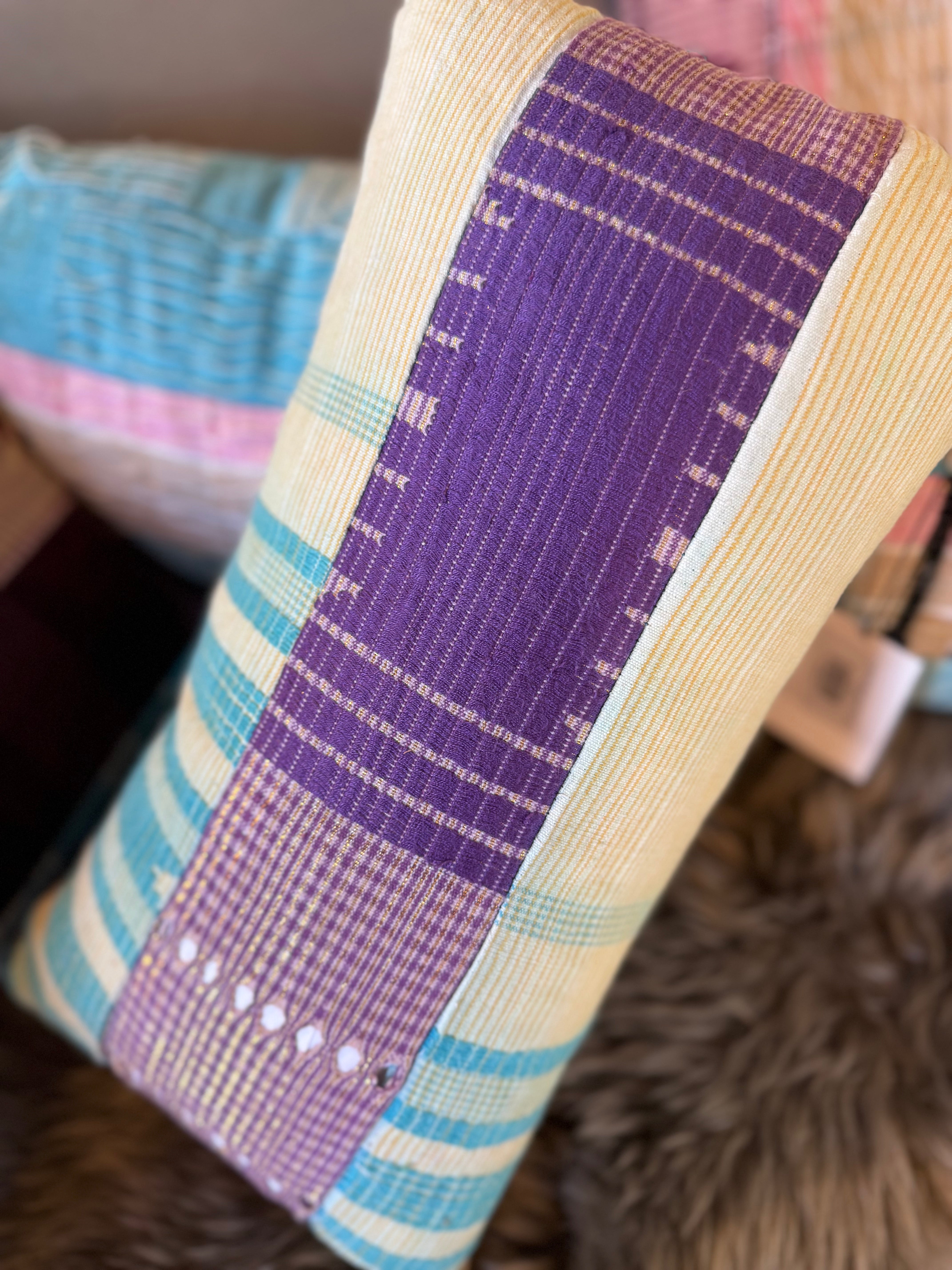 esc. kente cloth 16x9 lumbar