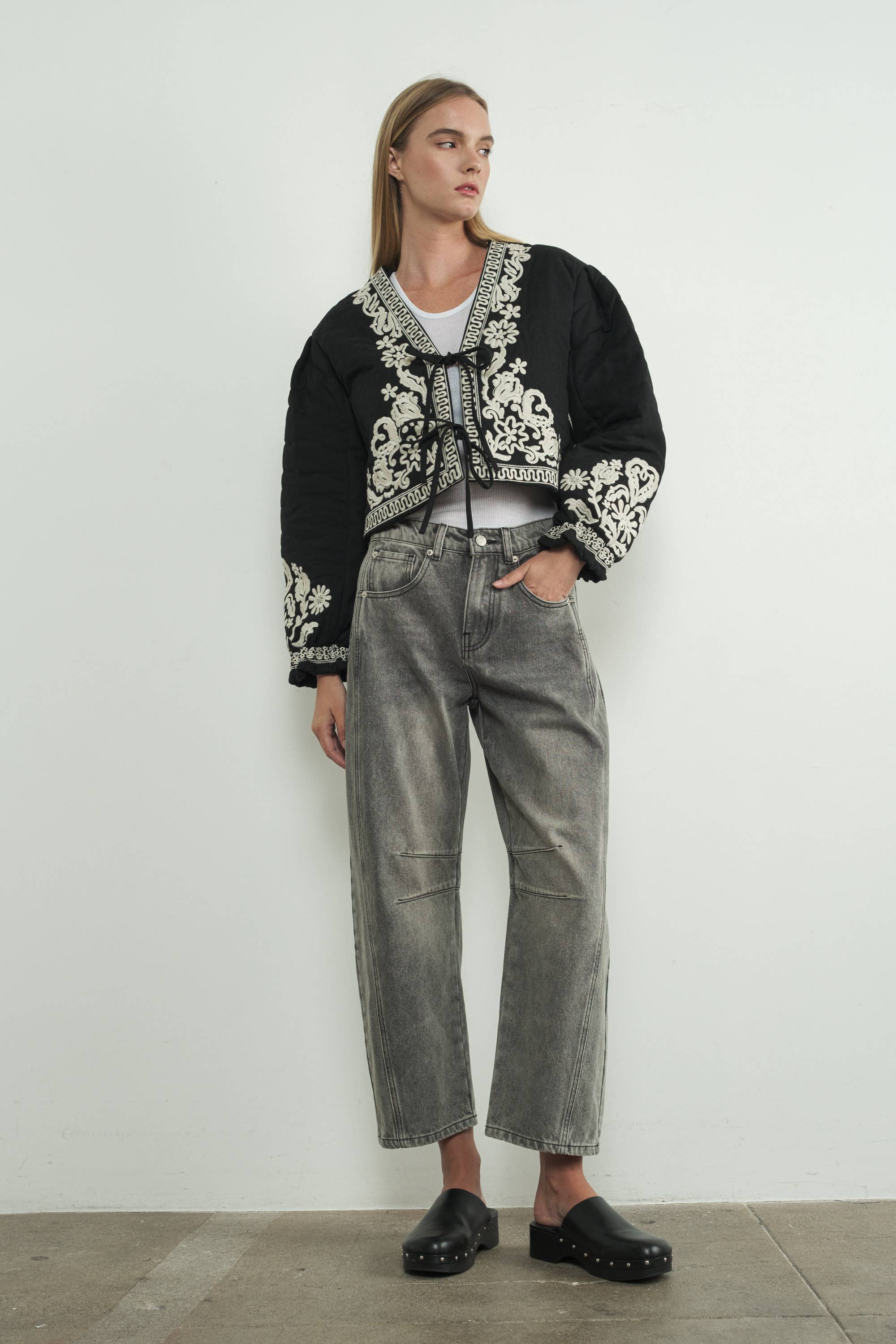 SLOUCHY BARREL JEANS