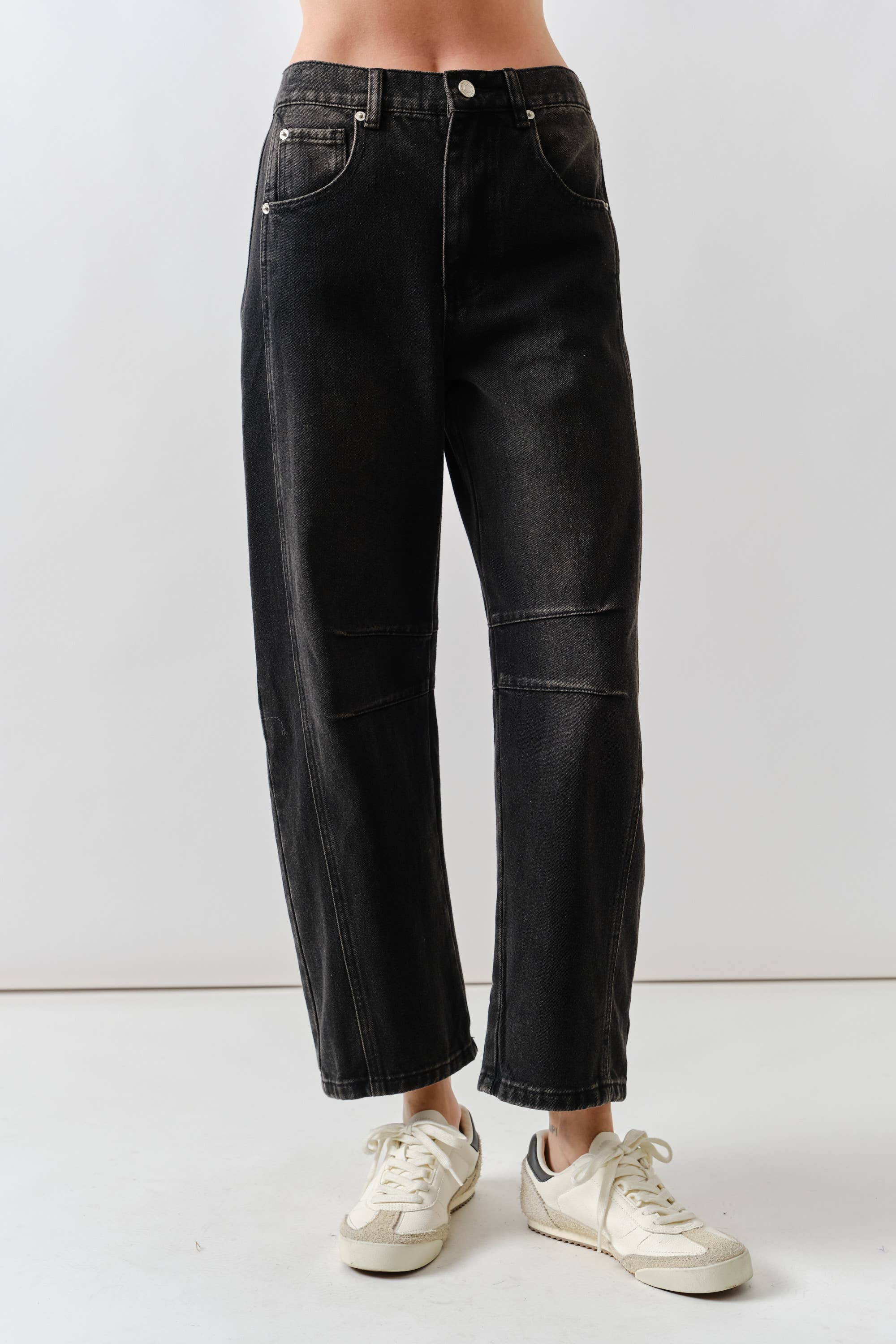 SLOUCHY BARREL JEANS