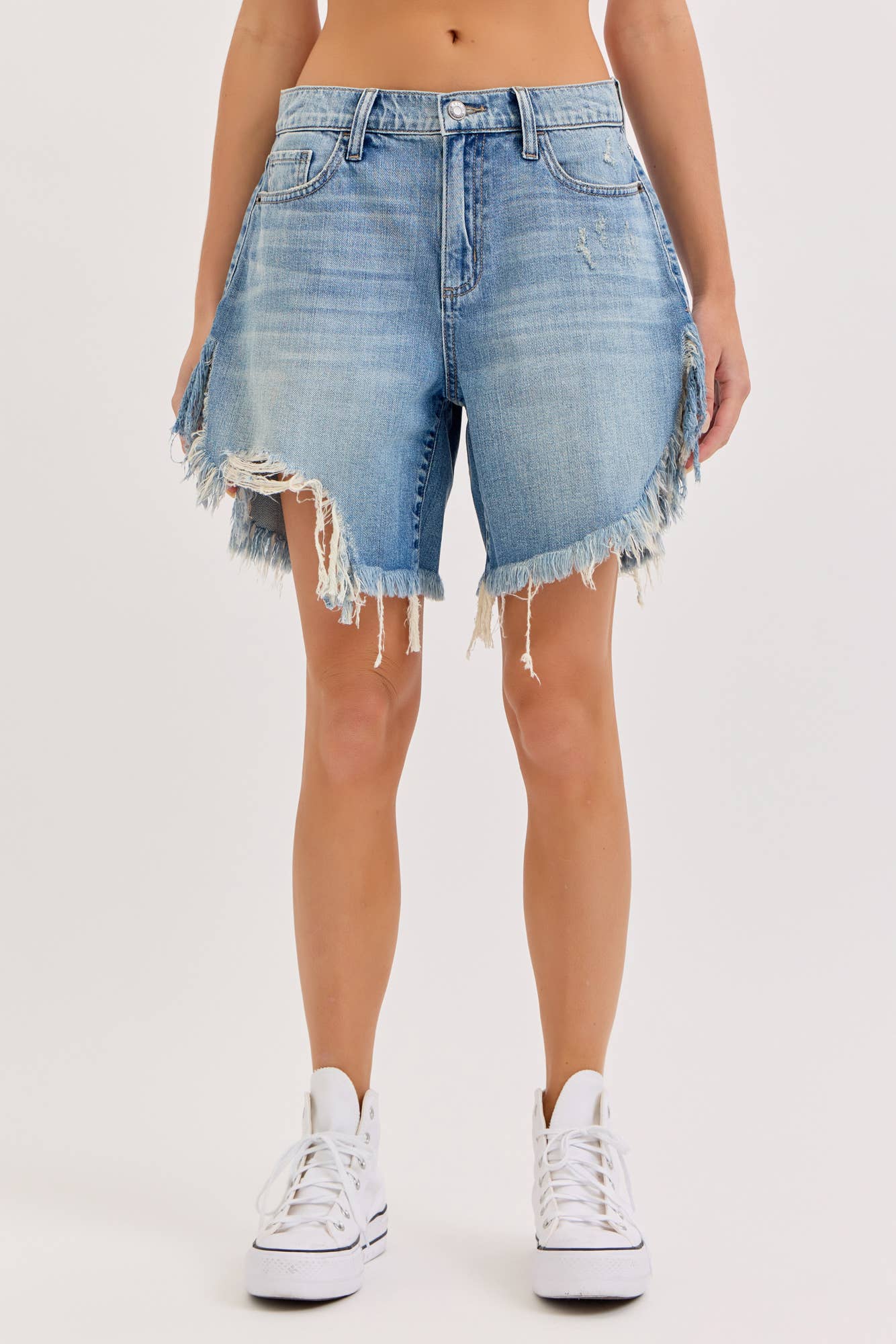Cut Off Shorts : Light Denim Wash
