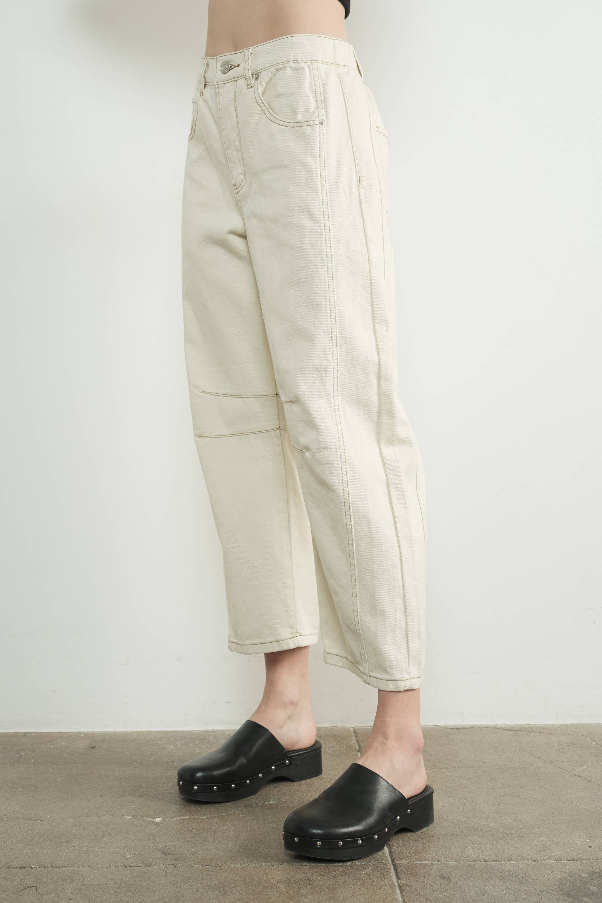 SLOUCHY BARREL JEANS