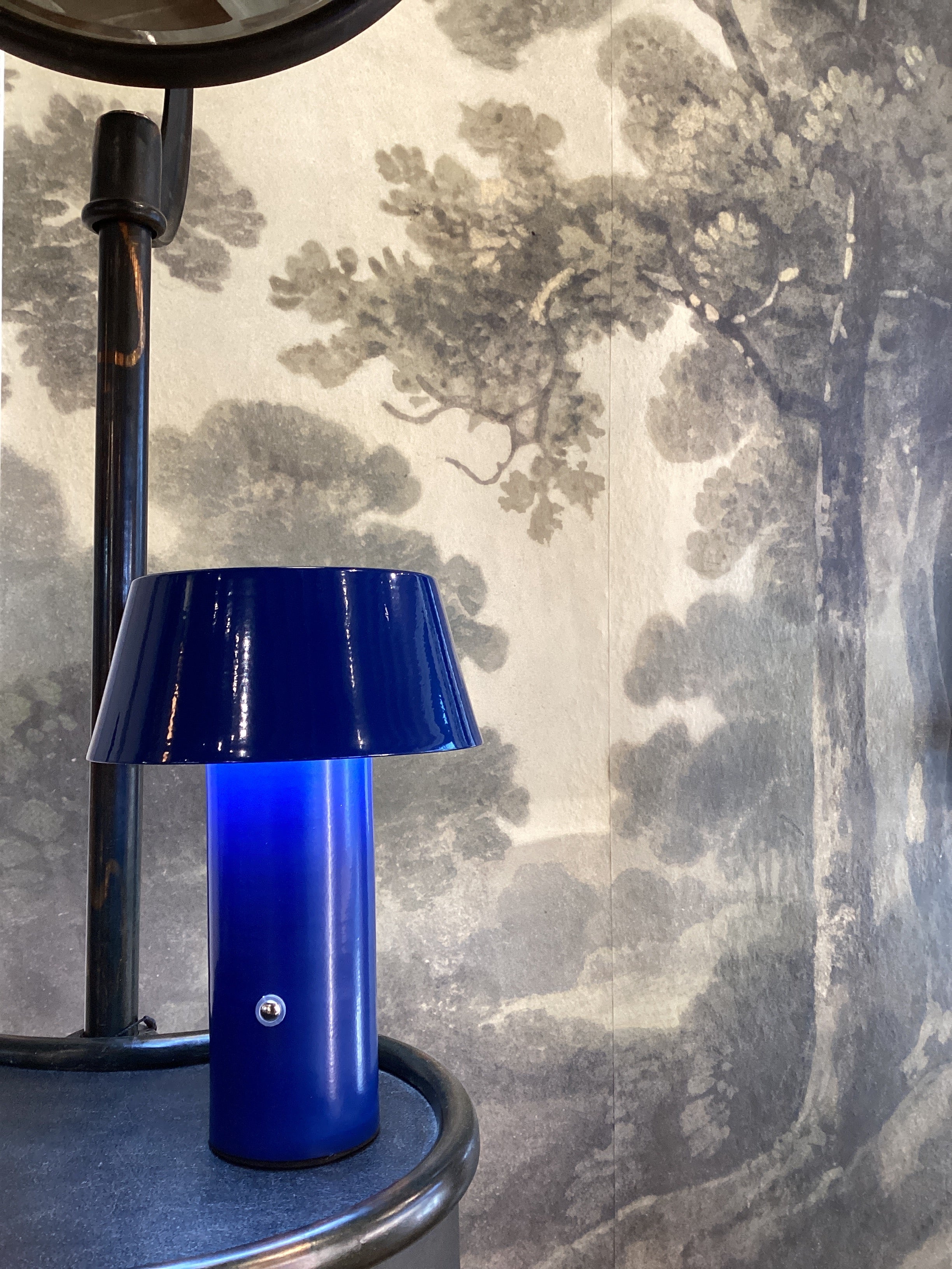 Brilliant Blue Wireless Table Lamp