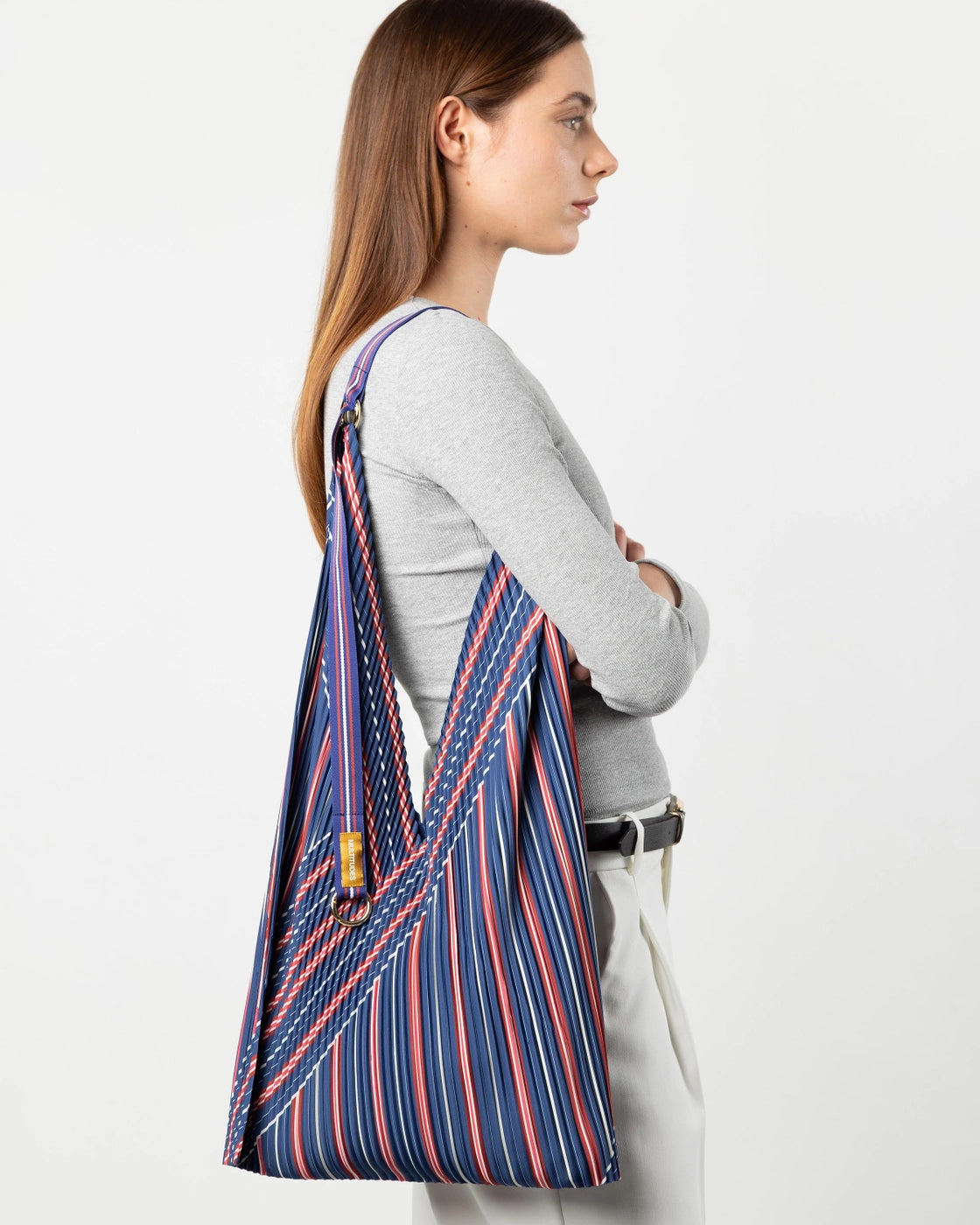 PLEATED Y BAG by Multitudes