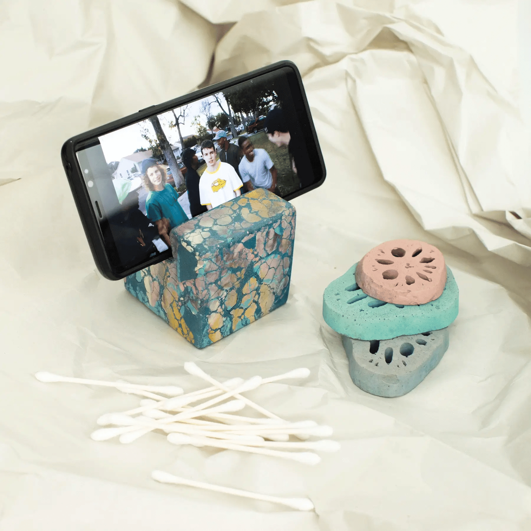 Concrete Cat Echo Phone/iPad Stand