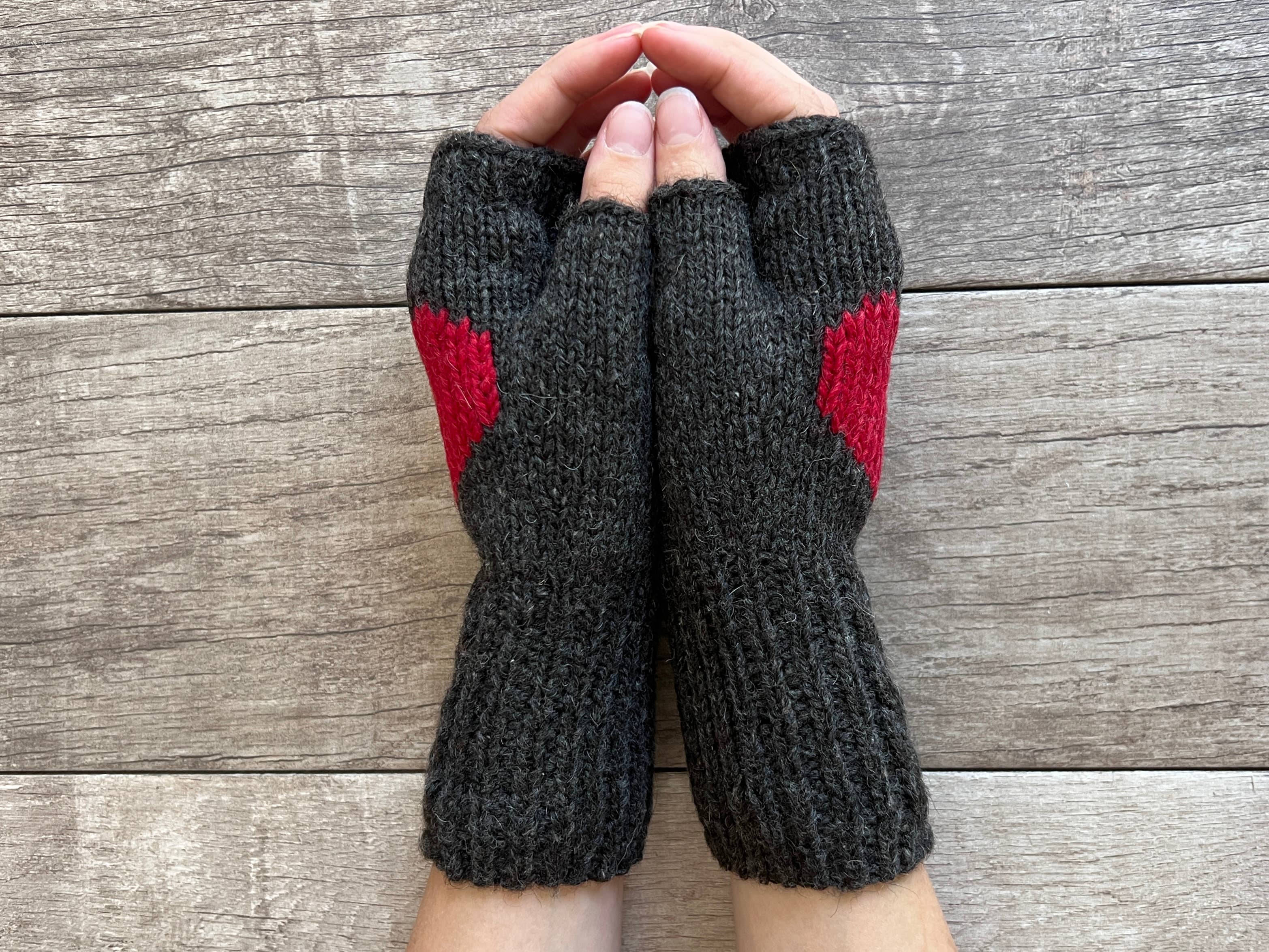 Alpaca Fingerless Gloves Charcoal+Red Heart