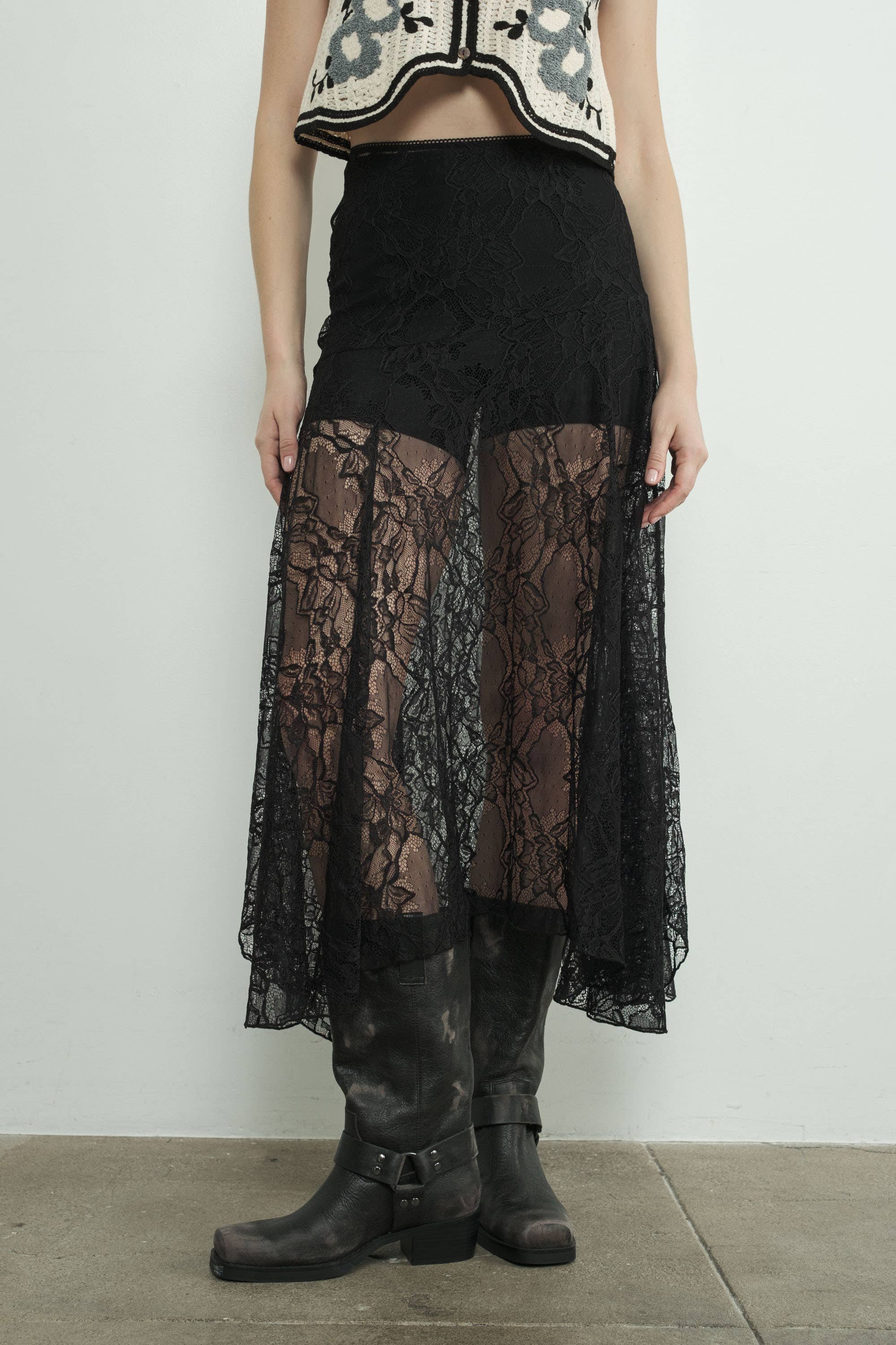 LACE ASYMMETRIC SKIRT