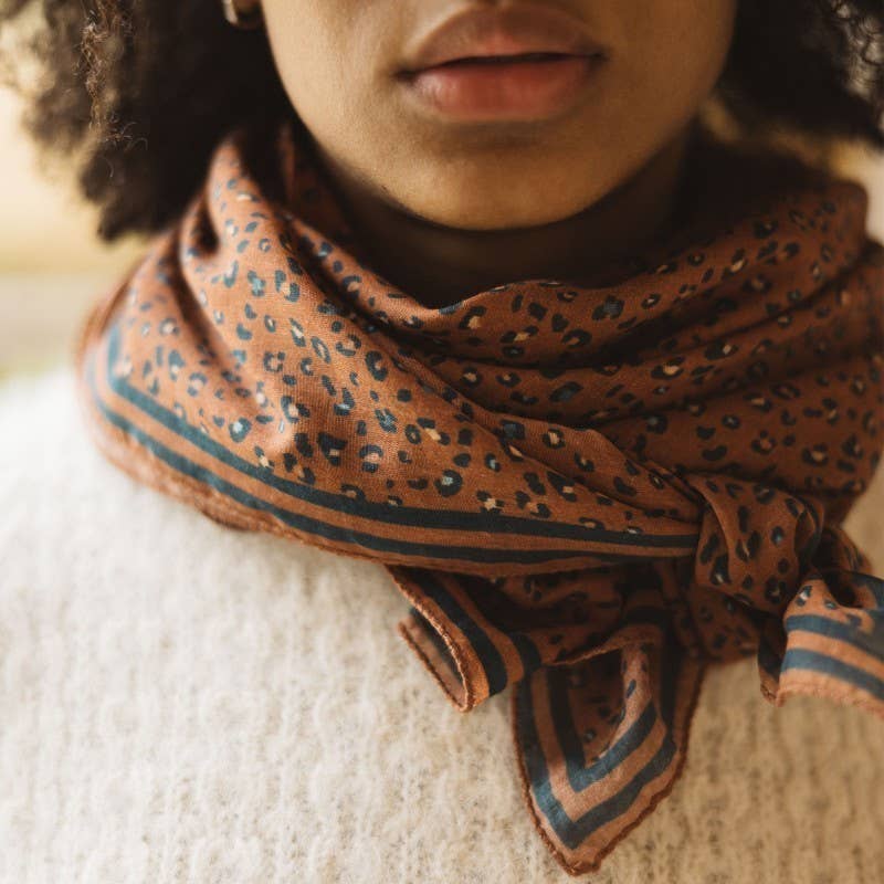 LEOPARD SCARF