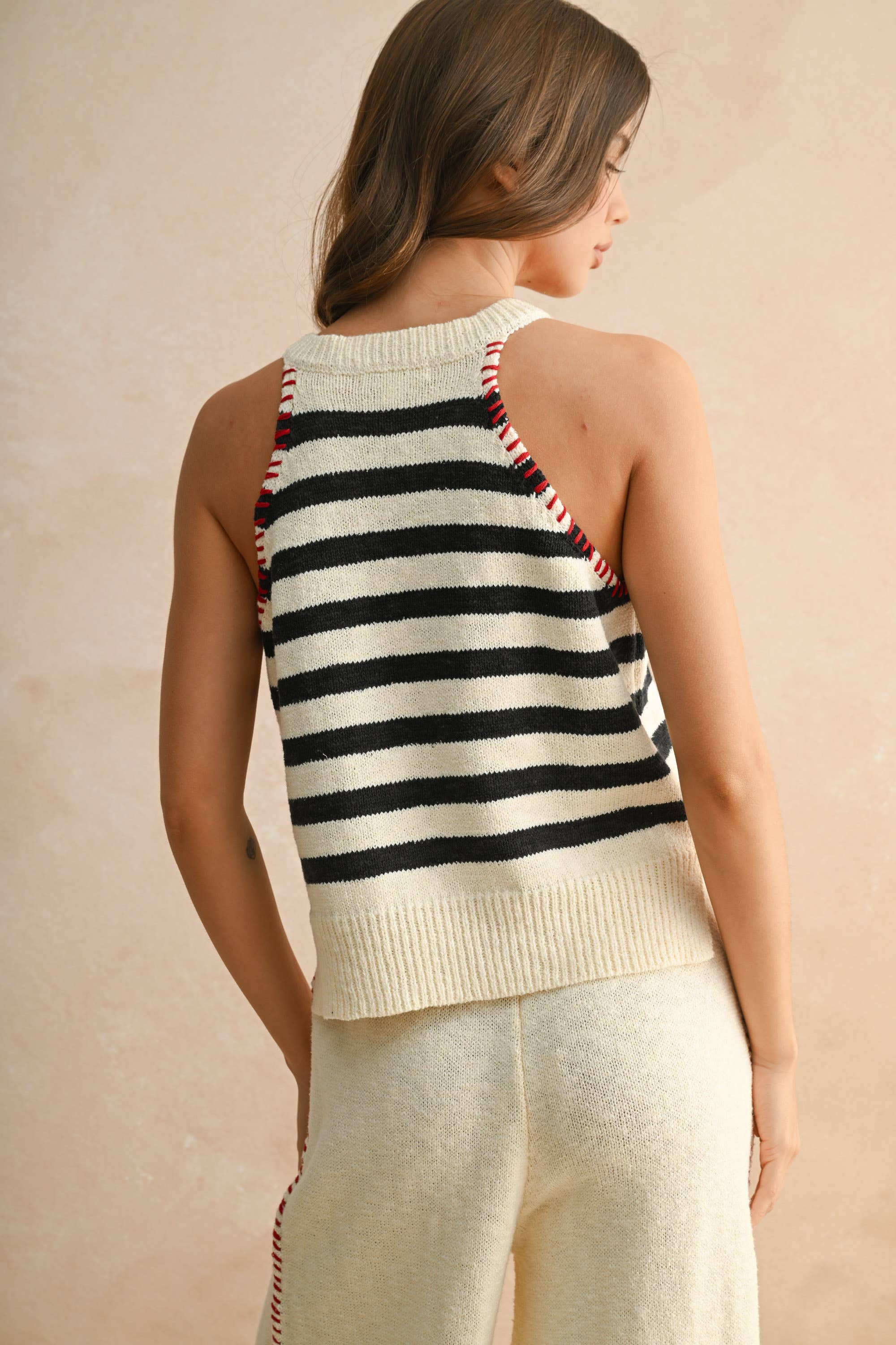 STITCH DETAILED KNITTED TOP