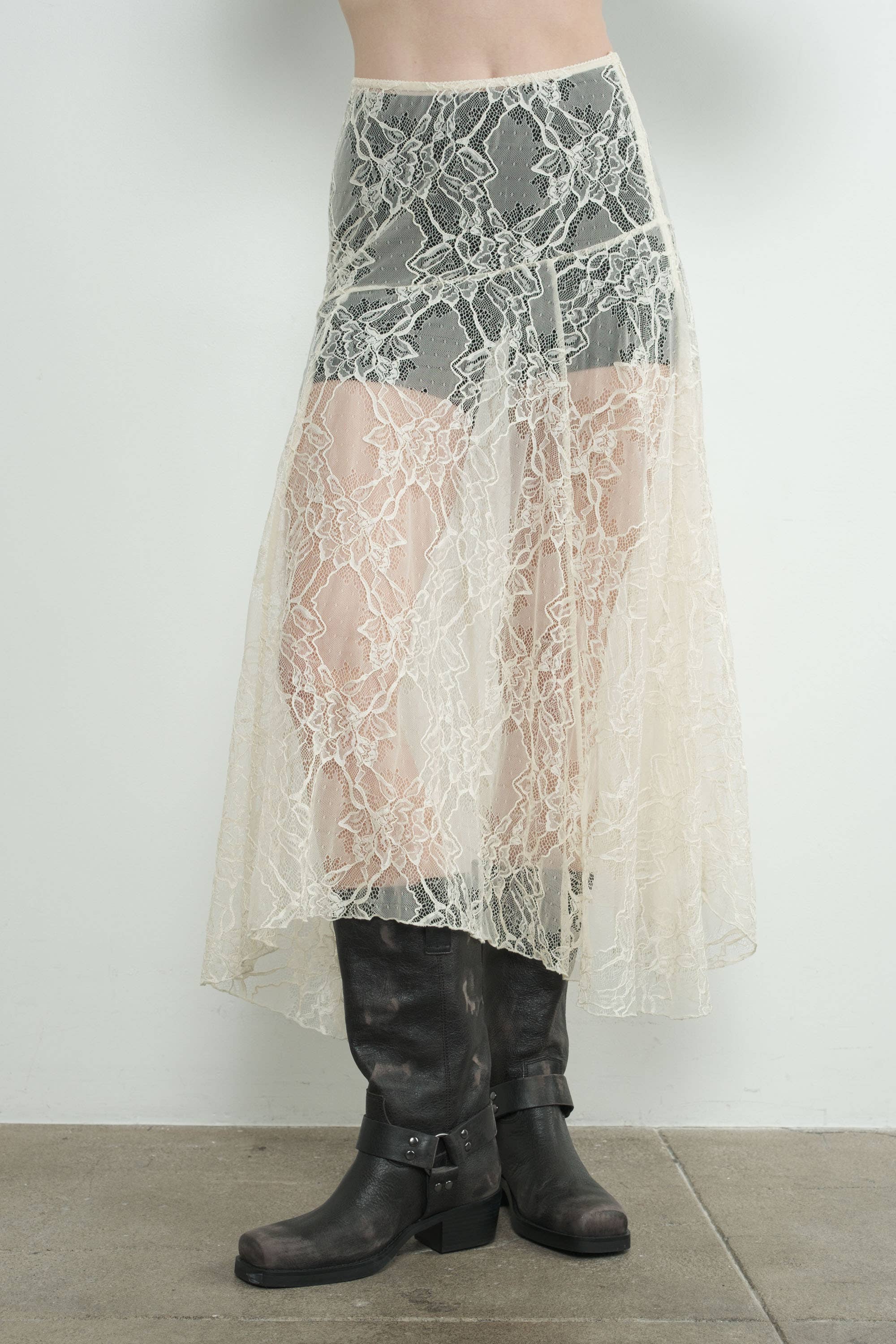 LACE ASYMMETRIC SKIRT