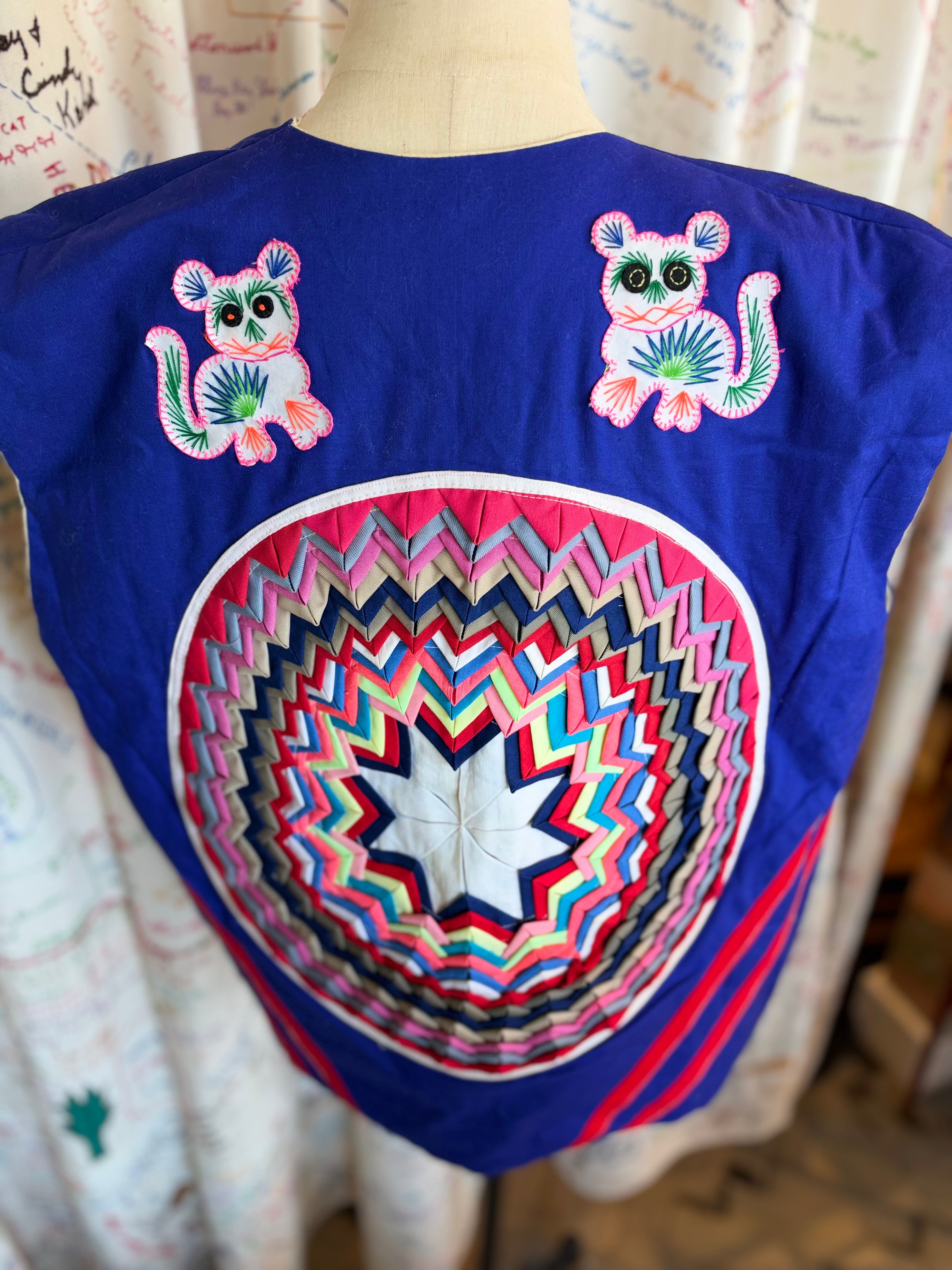 Bai Jia Bei Folk Art Vest