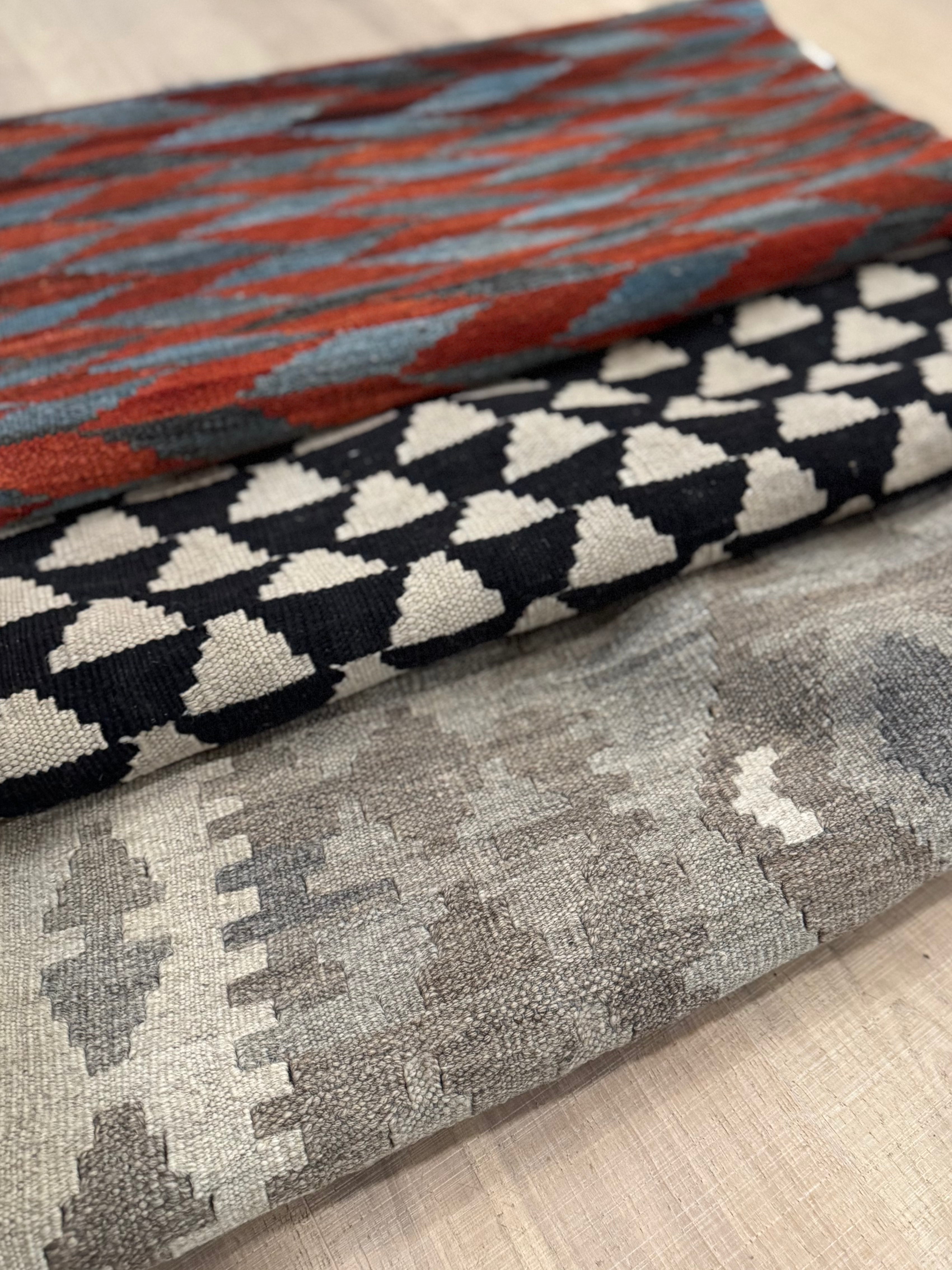 Black & White Geometric Cloud Kilim Rug 7.5'x5.5'