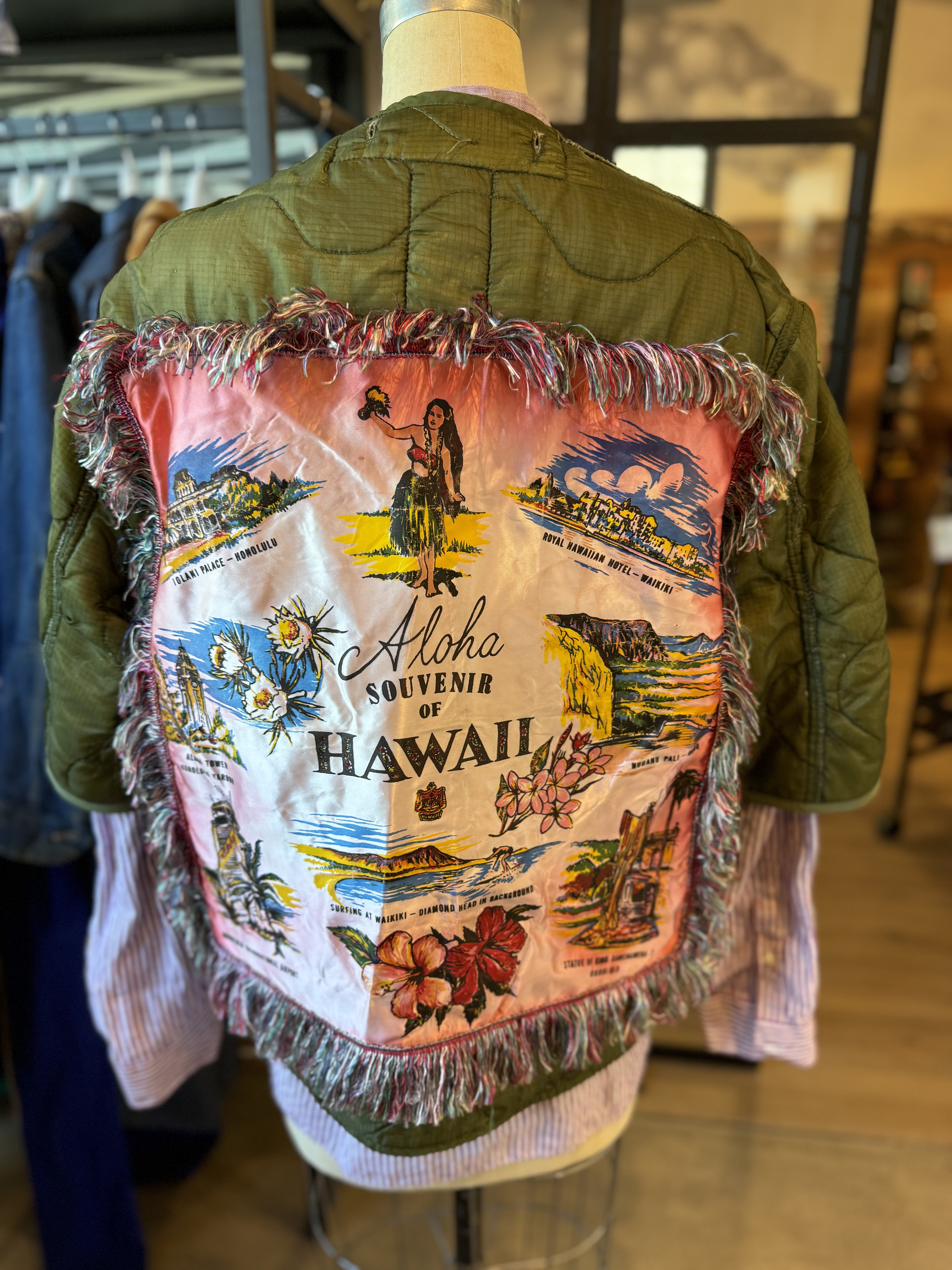 Quilted Jacket 3/4 sleeve + Hawaii Tourist Tapestry