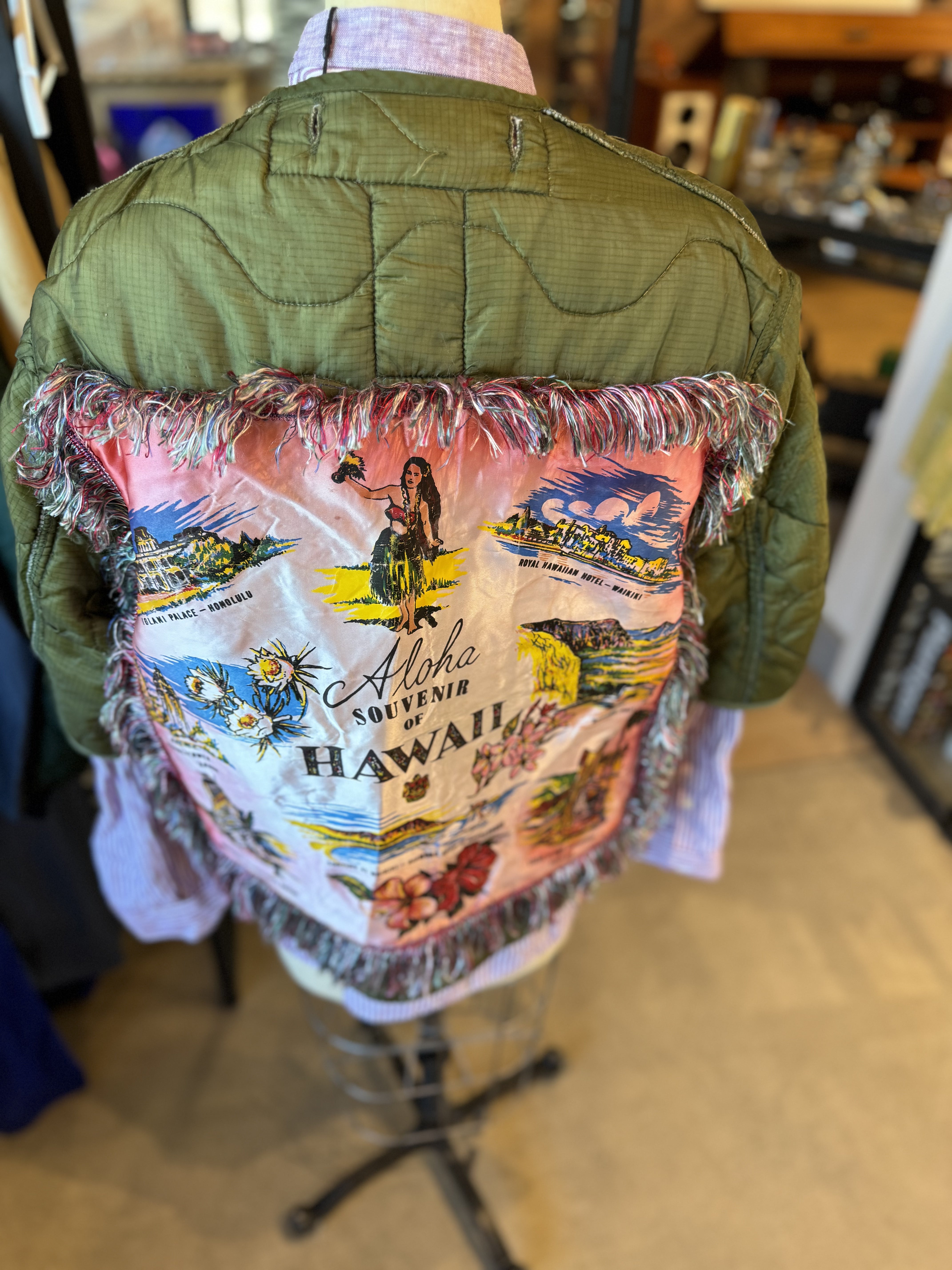 Quilted Jacket 3/4 sleeve + Hawaii Tourist Tapestry