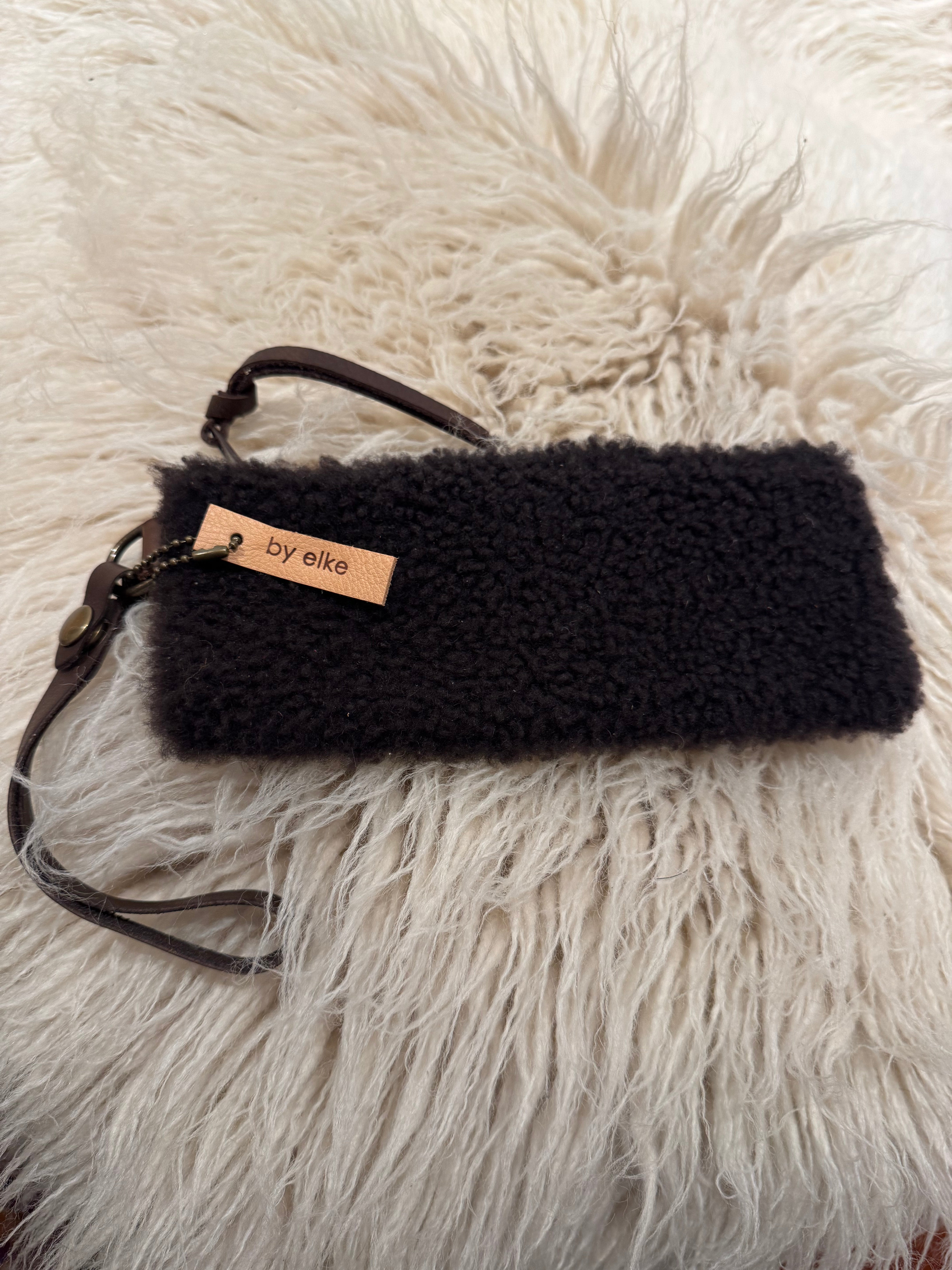 by elke Shearling Pencil Case - Chocolate