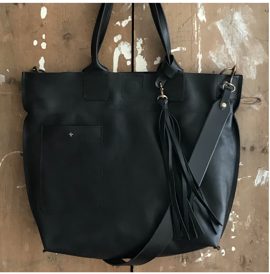 by elke Spruce Tote / Black