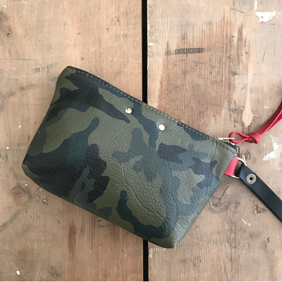 by elke Medium Pouch / Camo