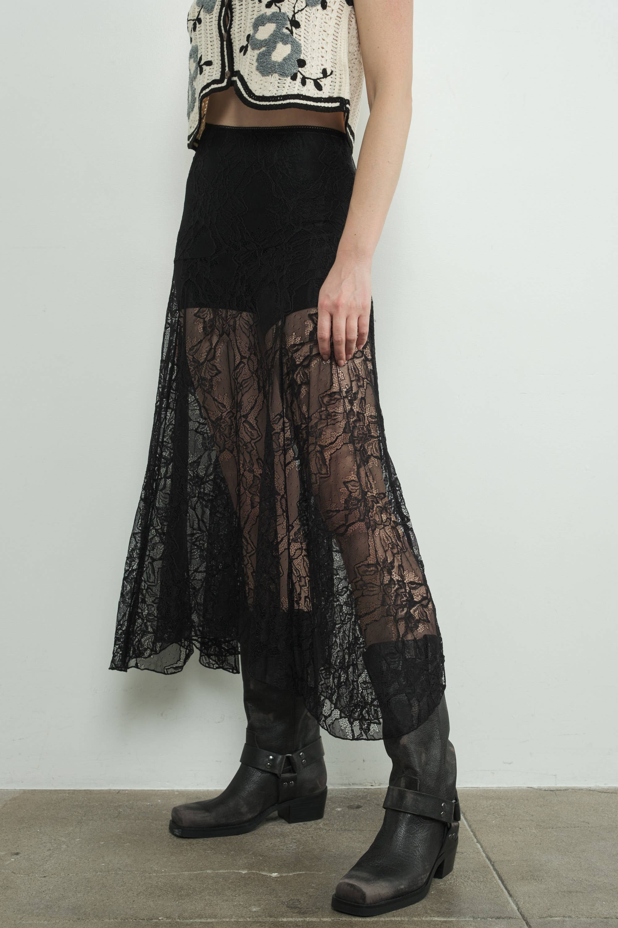 LACE ASYMMETRIC SKIRT